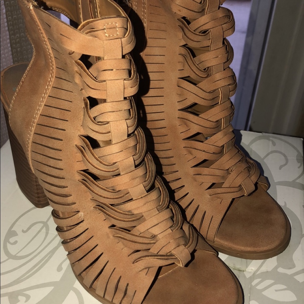 Brown Heel